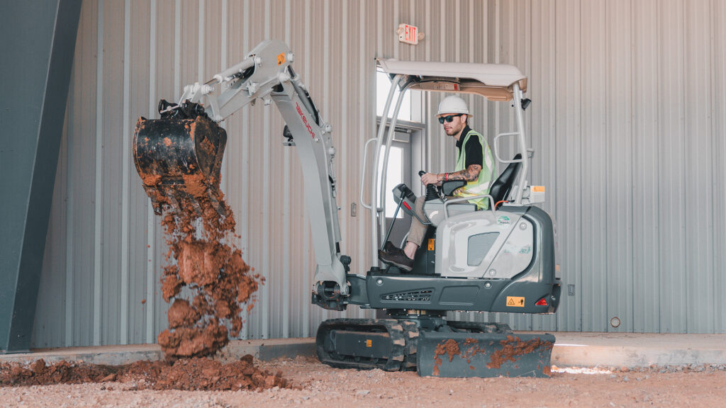 TB20e Electric Excavator - Takeuchi Mfg. UK Ltd.